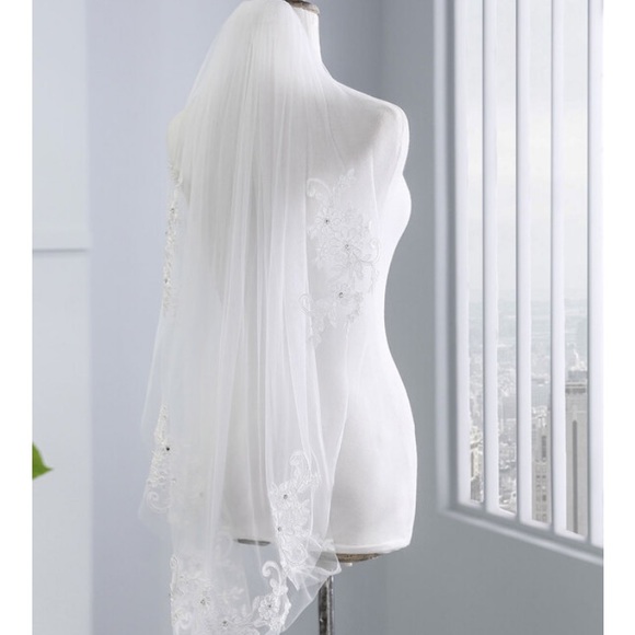 Wedding Dress & Veil - Picture 13 of 16